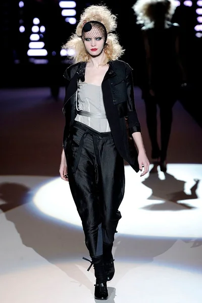 Look 44